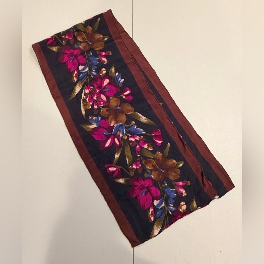 Liz Claiborne | ladies floral pattern rectangular silk scarf